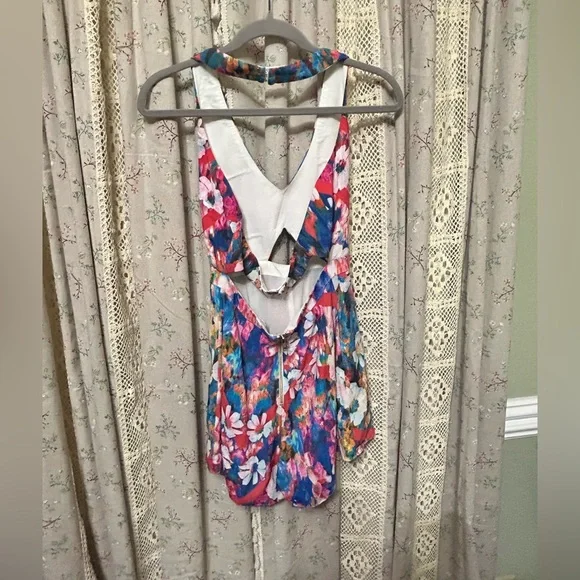 Revolve NBD x The Naven Twins Floral Cutout Romper Size Small EUC‎ - Picture 10 of 10
